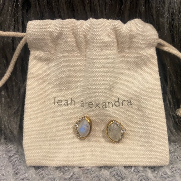Leah Alexandra moonstone Anni studs (yellow gold) - Picture 3 of 3
